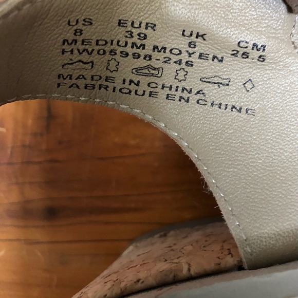 Hush Puppies cork wedges, sz 8 - Picture 4 of 6